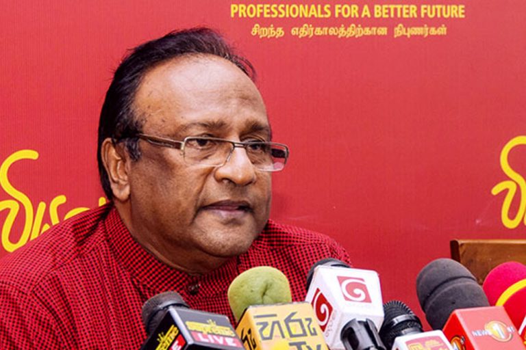 කොරෝනා ආසාදිත ඇමති සරත් වීරසේකර IDH රෝහලට මාරුකර යවයි