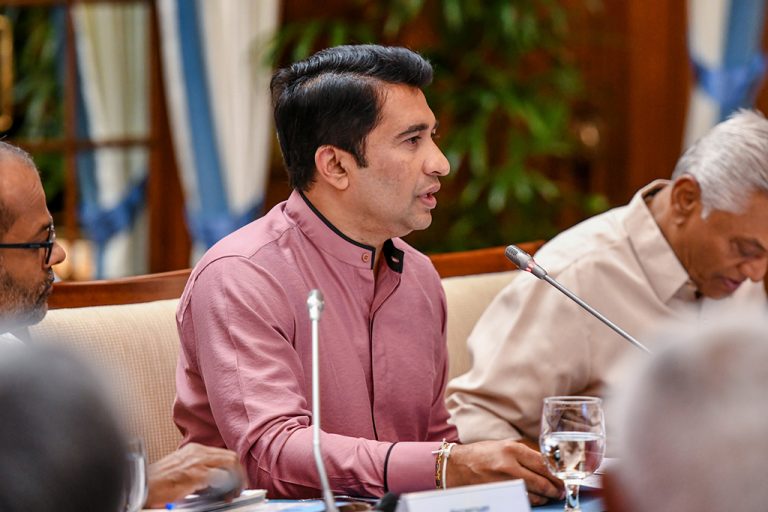 රොෂාන් රණසිංහ 13ක් සමග අද පාර්ලිමේන්තුවේ ස්වාධීන වීමට සූදානමින්