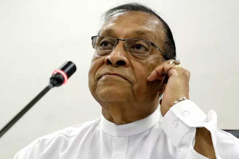රසායනික පොහොර ගෙන්නනවද ගෙන්නන්නෙ නැද්ද ? එක එක ඇමතිවරු කියන්නෙ එක එක දේවල් !