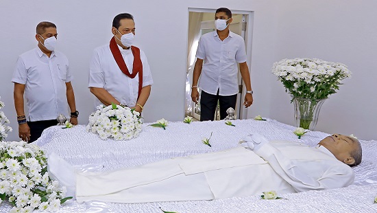 අගමැති, අභාවප්‍රාප්ත හිටපු අමාත්‍ය ගුණරත්න වීරකෝන් මහතාගේ දේහයට අවසන් ගෞරව දක්වයි