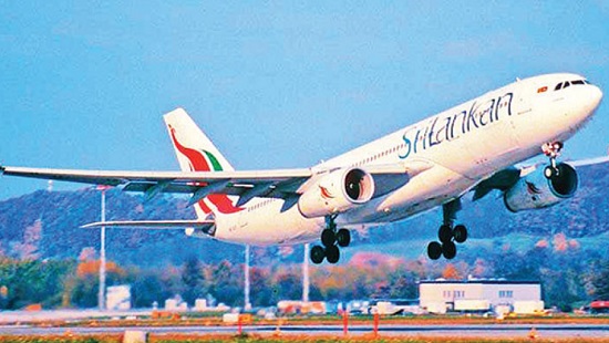 ඩොලර් අර්බුදය නිසා ලංකාවේ ගුවන් ගමනුත් අඩපණ වන ලකුණු!