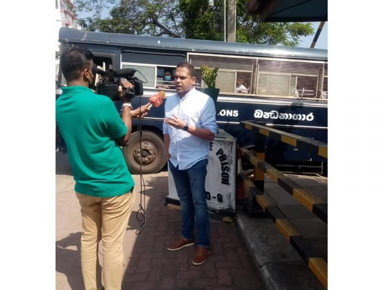 හරීන් අතේ ආ රන්ජන්ගේ නත්තල් සුබ පැතුම !