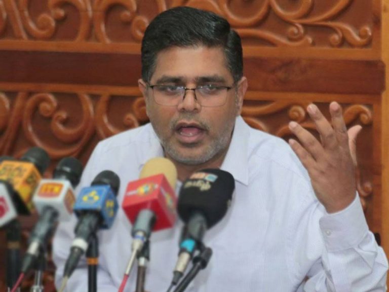 විමල්ලා අස් කරන්නෙත් නෑ අස් වෙන්නෙත් නෑ මෙයාලා විනෝද සමයෙ තුන්කට්ටුව වගේ ! (Video)