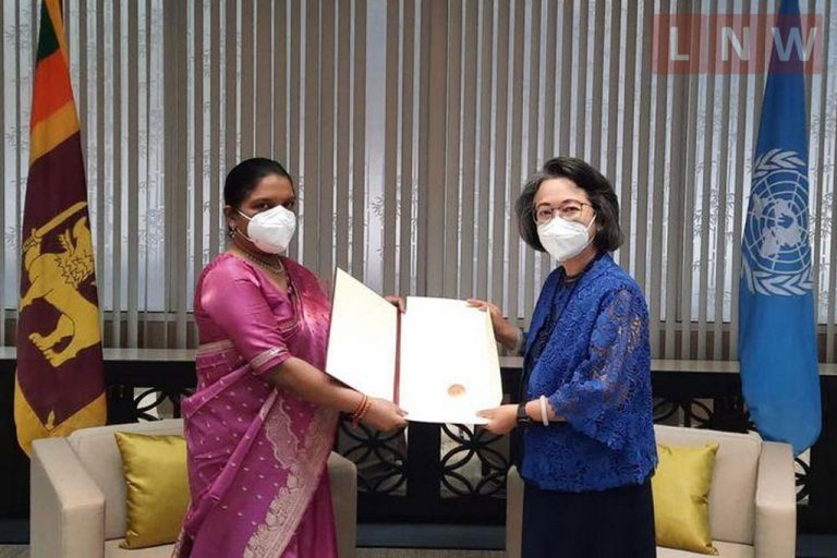 ශ්‍රී ලංකාවේ නිත්‍ය නියෝජිත තානාපතිනිය යුනෙස්කැප් (UNESCAP) වෙත අක්තපත්‍ර ලිපි පිළිගන්වයි