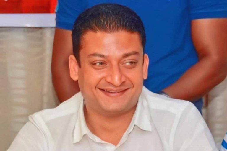 රනිල් එනකං වැඩ බලන්න දිළුම් පත් කරලා