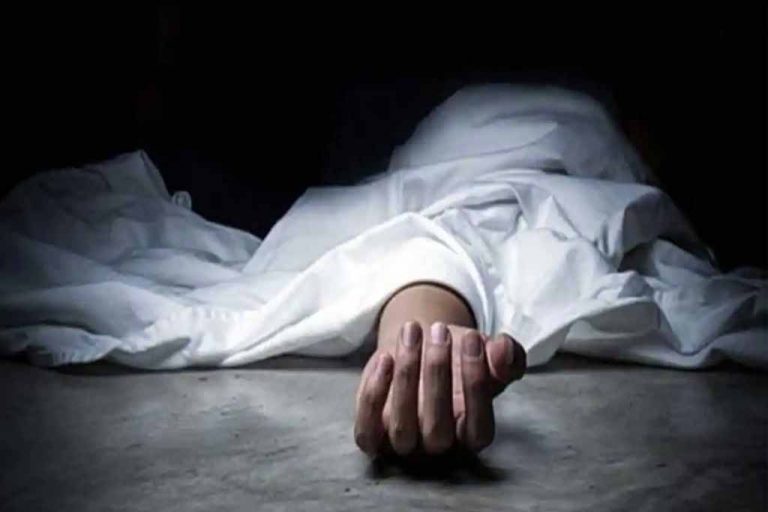 ආහාර නැතිකම ඉවසා ගනු නොහැකිව කාන්තාවක් දිවි නසාගෙන !