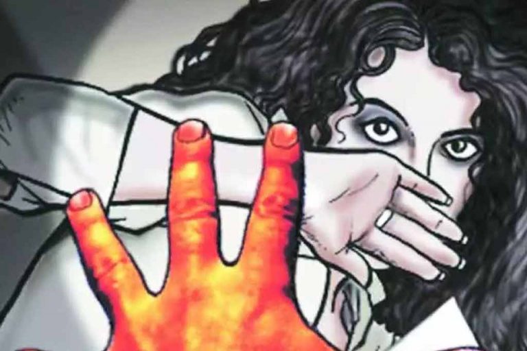 ආධුනික පොලිස් කාන්තාවකට පොලිසිය තුළදීම ලිංගික අතවර කළ OIC අත්අඩංගුවට