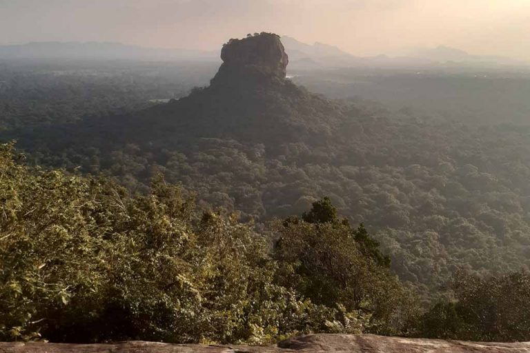 නියුරෝසික සීගිරිය … – මහේෂ් හපුගොඩ