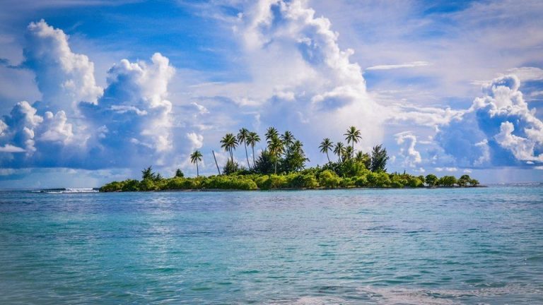 කිරිබාති කොවිඩ් අතවනයි