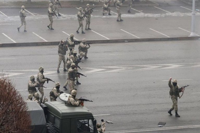 Analysis: දුටු තැන මරා දමනු! – කසාක් ජනපතිවරයා ලබාදුන් බිහිසුණු අණ පිටුපස ඇති කතාව