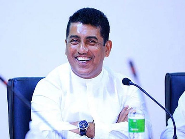 ඇමති ජොන්ස්ටන් නඩු තුනකින් නිදොස් කොට නිදහස්!