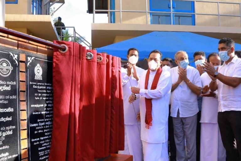 අපි ජනතාවගේ අමාරුකම් තේරුම්ගත් රජයක්. අභියෝග මතින් හෝ  පොරොන්දු ඉටු කරනවා – මහින්ද