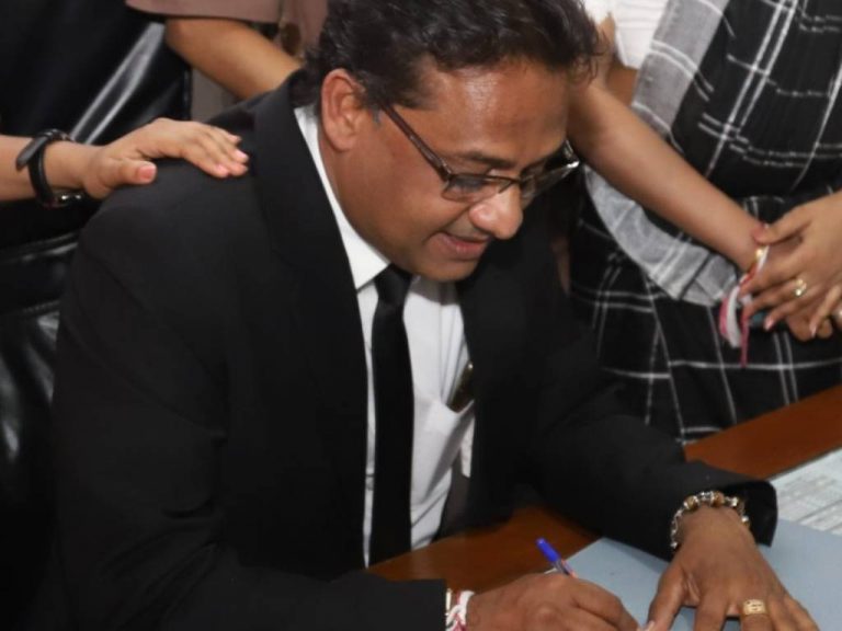මිල්කෝ සභාපතිට වෙච්ච දේම ලුණු සංස්ථාවේ සභාපතිටත් !
