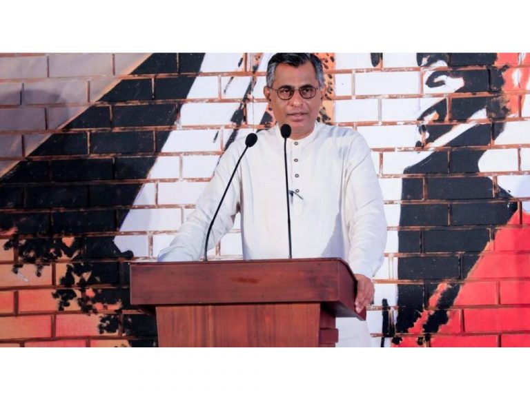 අර්බුද සියල්ලටම හේතුව වැරදි ආර්ථික ප්‍රතිපත්ති – චම්පික රණවක