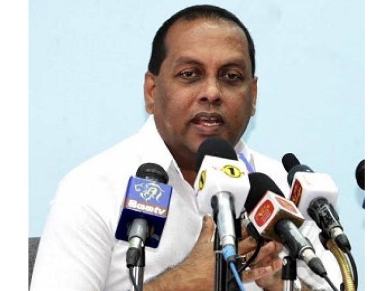 සමහර පක්ෂවල අයට ගමට යන්න බෑ හැබැයි අපිට නං අවුලක් නෑ – අමරවීර