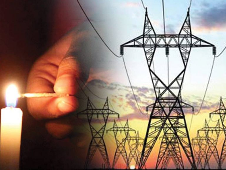 අවර්දිග ආවර්ජනා: කළුවරේ ඉන්නවාද, වාහනේ යනවාද?