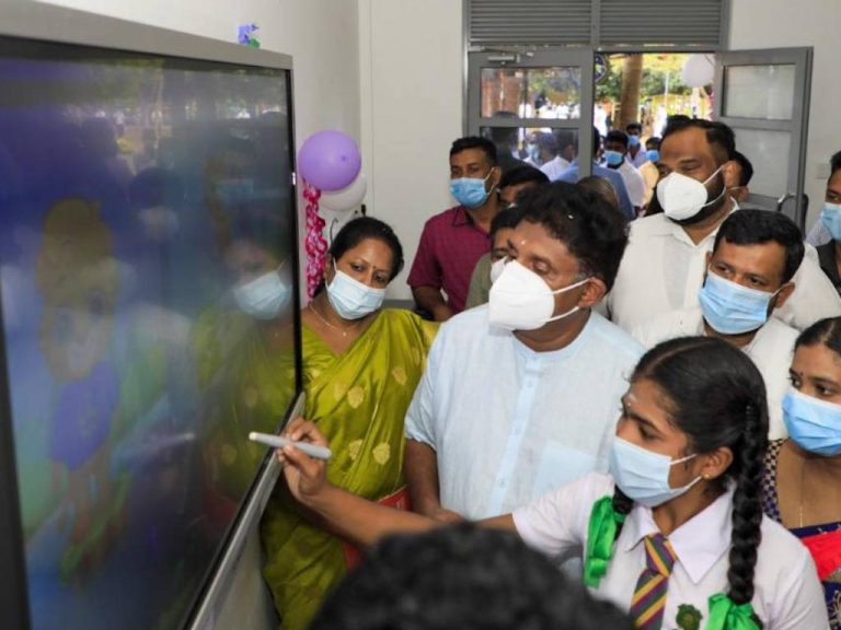 රට කෑලිවලට කඩලා බලයට ගත්ත අයට පැවැත්මක් නෑ – විපක්ෂ නායක