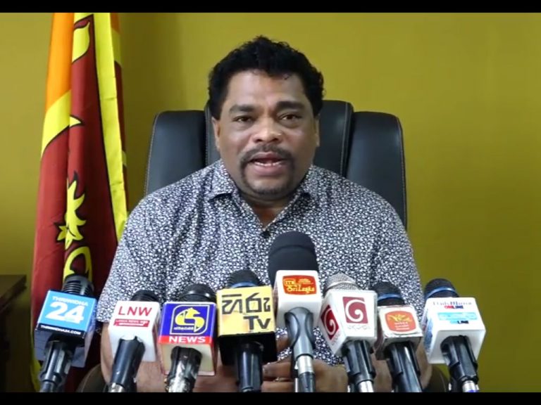 අපේ ප්‍රතිපත්ති ගැළපෙන්නේ නැත්නම් තීරණයක් ගන්න – මෛත්‍රීගේ ආණ්ඩු විරෝධයට අදත් SLPP යෙන් ප්‍රතිචාර (VIDEO)