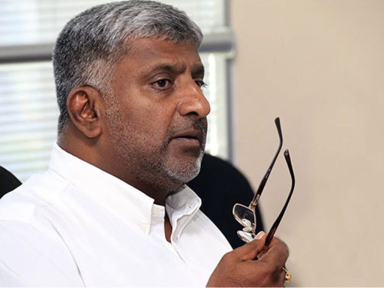 AKD ට බිත්තර ගැසීම ගැන විධිමත් පරීක්ෂණයක් කරන්නැයි ඇමති ප්‍රසන්න ජනාධිපතිගෙන් ඉල්ලයි!
