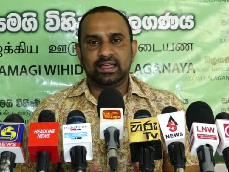 මෛත්‍රී කියන්නේ පිටිපස්සෙන් ඉඳන් පිහියෙන් අනින චරිතයක්.දැන් වීරයෙක් වෙන්න හදනවා! (VIDEO)