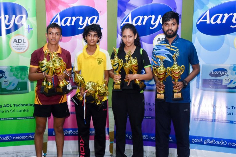 අයිලා ආර්යා ප්ලස් සටනේදී ඉහළට ප්‍රහාරයක් එල්ල කරයි