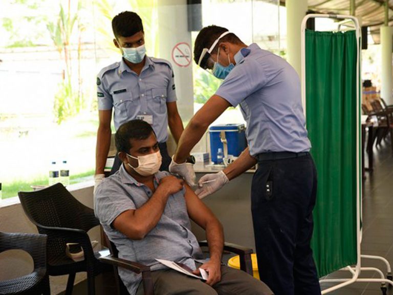 ගුවන් හමුදාවෙන් බණ්ඩාරනායක ජාත්‍යන්තර ගුවන් තොටුපලේ කොවිඩ් එන්නත්කරණ මධ්‍යස්ථානයක්!