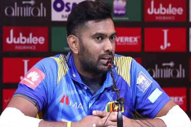භානුක රාජපක්ෂත් රිවස් කරයි – රිටයර් ලිපිය ඉල්ලා අස්කර ගනී