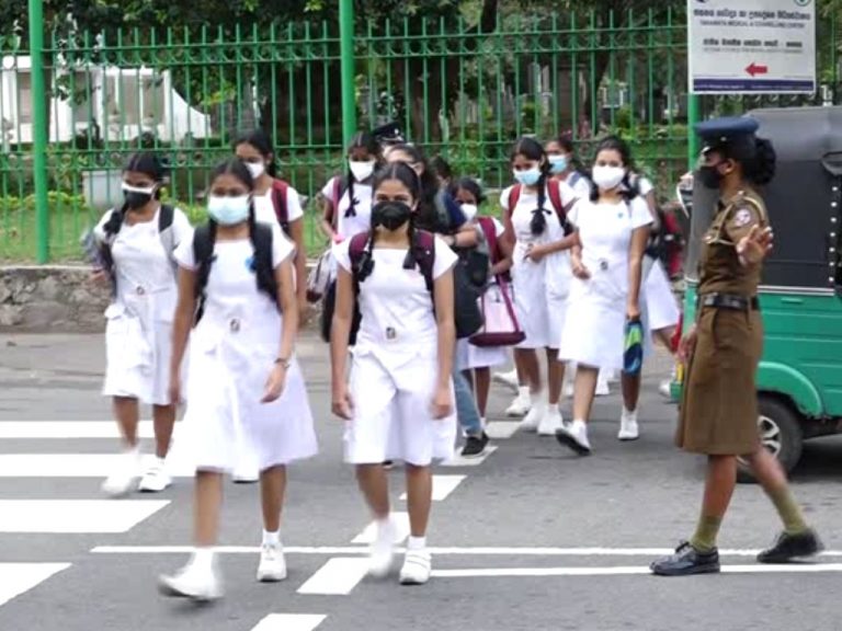 පාසල් විවෘත වූවාට කොවිඩ් 19 හමුවේ දරුවන් අනාරක්ෂිතද? (VIDEO)