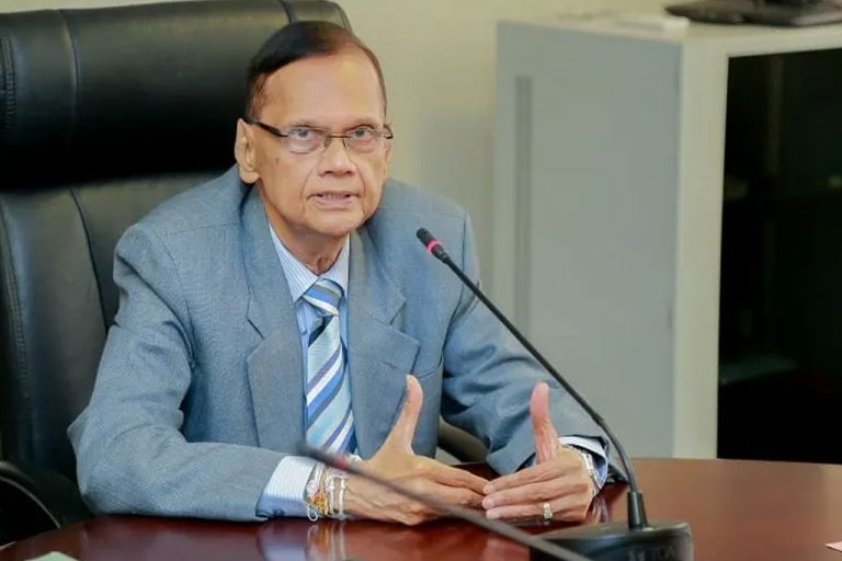 තීරණාත්මක මොහොතේ ඇමති ජී. එල්. ඉන්දීය සංචාරය අරඹයි. ඩොලර් බිලියනයක සහන අපේක්ෂිතයි