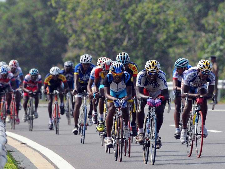 ක්‍රීඩාව සහ මහා මාර්ගය එක්ව තරගයට බයිසිකල් පඳියි