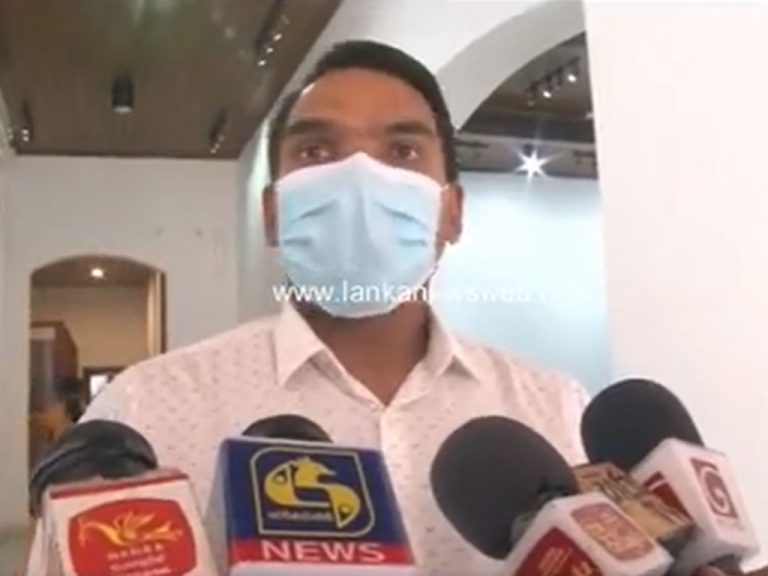 එක්කෙනෙක් දෙන්නෙක් වෙනුවෙන් නීති නවන්න බෑ භානුක දිගටම ක්‍රීඩා කරනව නං සතුටුයි – නාමල් රාජපක්ෂ