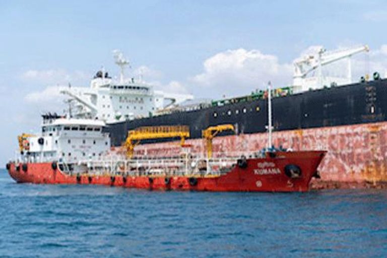 ඉන්ධන නැව් දෙකක් කොළඹ වරායෙන් නිදහස් කර ගනී – විදුලියටත් තෙල් ලැබෙයි