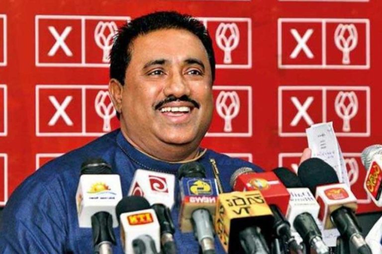 ගෝඨාභයට ප්‍රශ්නවලට මුහුණ දෙන්න බැරිකමක් තිබුණා. ගෙදරට ගැහුවත් තින්දුවක් ගත්තෙ නෑ – රෝහිත
