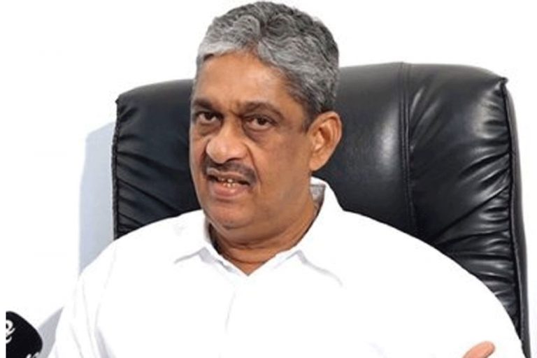 ජනාධිපති ධුරය අහෝසි කරලා කුඹුරු කොටන්න යනවා කියපු මනුස්සයා ආයෙත් ජනාධිපතිකම ගැන හීන දකිනවා – සරත් ෆොන්සේකා