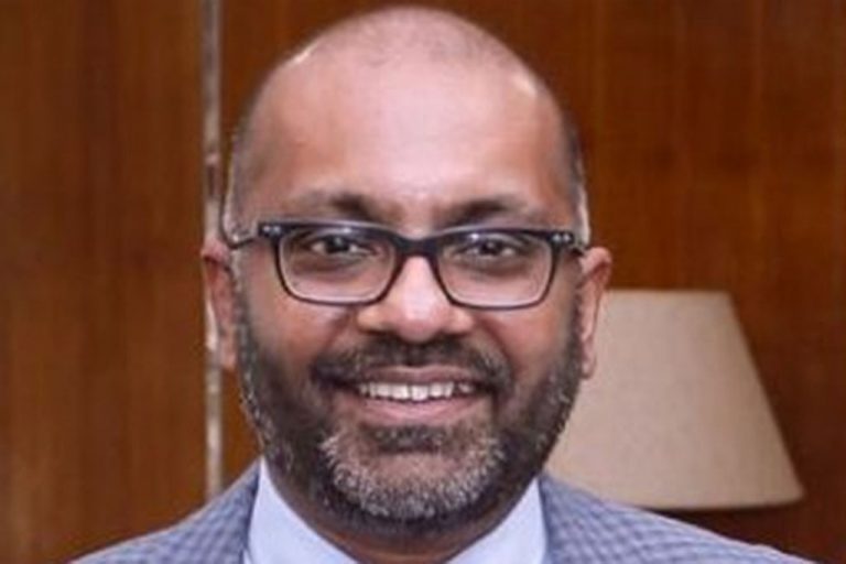 සුදුලූණු වංචාව හෙලිකළ තුෂාන් ගුණවර්ධන එම වංචාවේම සැකකරුවෙක් – විදෙස්ගතවීමත් තහනම්