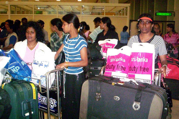 මියැදෙන ආර්ථිකයට හුස්ම පිඹින සංක්‍රමණික කම්කරුවාගේ අයිතිවාසිකම් ආරක්ෂා කරනු.!