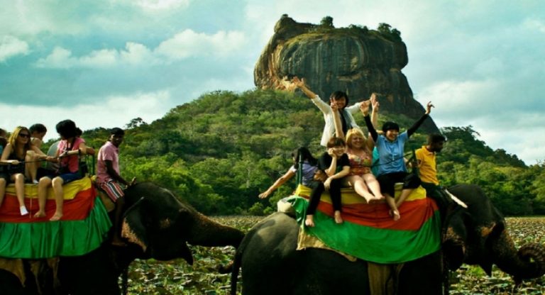 2022 වසරේ විදේශීය සංචාරකයින් 155,000ක් ලංකාවට