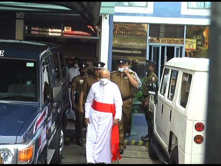මුණි බලන්න කාදිනල් හිමි හදිසියේම කොළඹ අපරාධ කොට්ඨාසයට!(VIDEO)