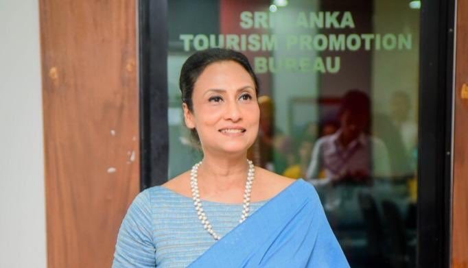 පෞද්ගලික නීතීඥවරුන්ට එක නඩු වාරයකට මිලියන ගණන් වැය කරමින් කිමාලි මහජන මුදල් සමග සූදු කෙළින හැටි