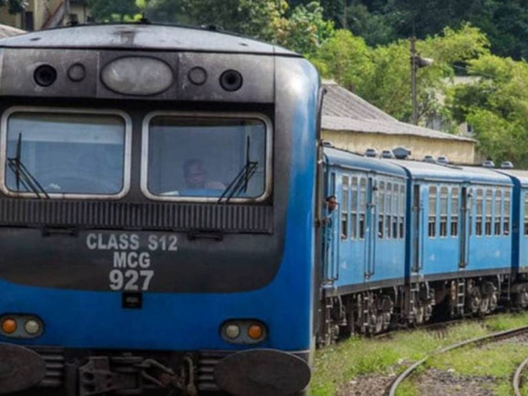 කෝච්චිත් නවතින ලකුණු – ඉන්ධන තව දින පහකට පමණයි