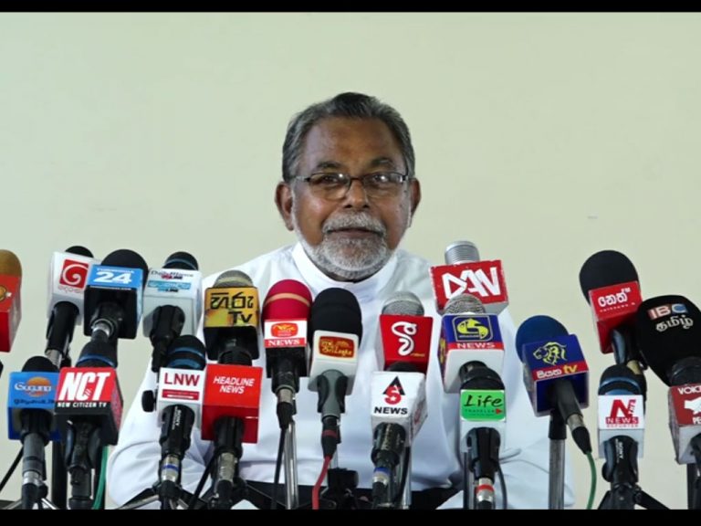 තැන් තැන්වල දිවුරන්න ඕනේ නැහැ.නීතිය ඉදිරියට ඇවිත් නිර්දෝෂී බව ඔප්පු කරන්න – කතෝලික සභාවෙන් හිටපු ජනපතිට ප්‍රතිචාර (VIDEO)