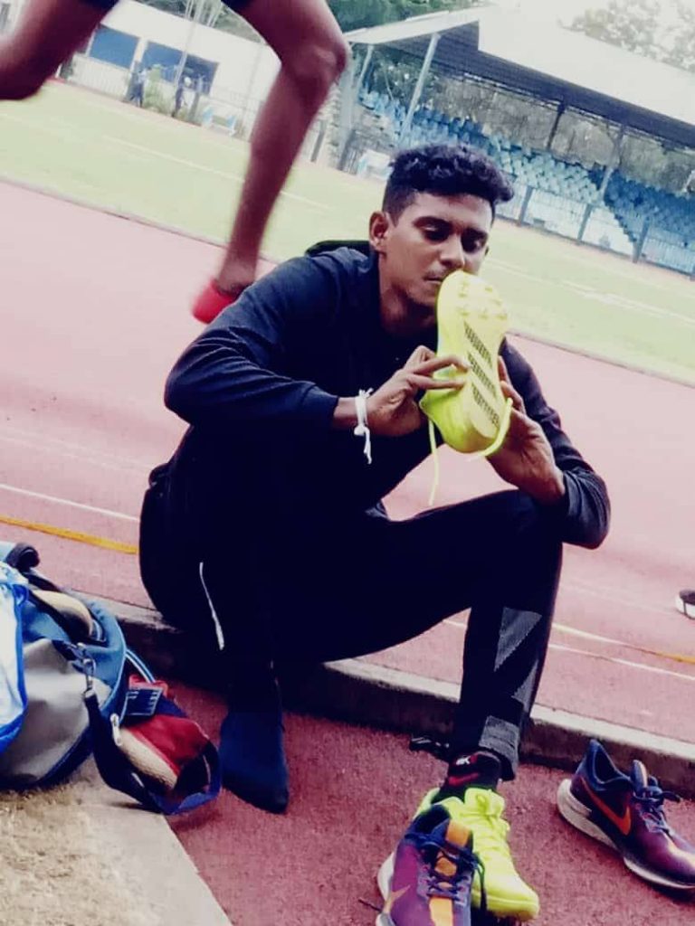 හිරුෂගෙන් කොළොම්ඹියානු පිම්මක්