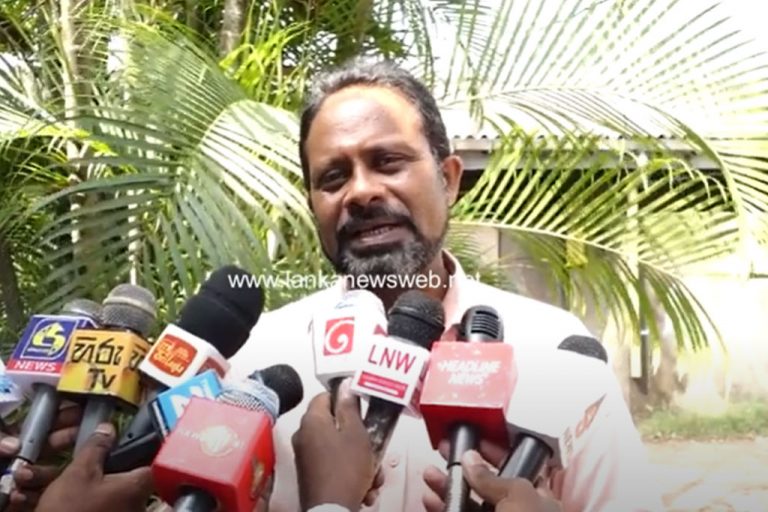 ඩීසල් නොමැතිකමෙන් බස් ධාවනයත් ඇන හිටින ලකුණු! (VIDEO)