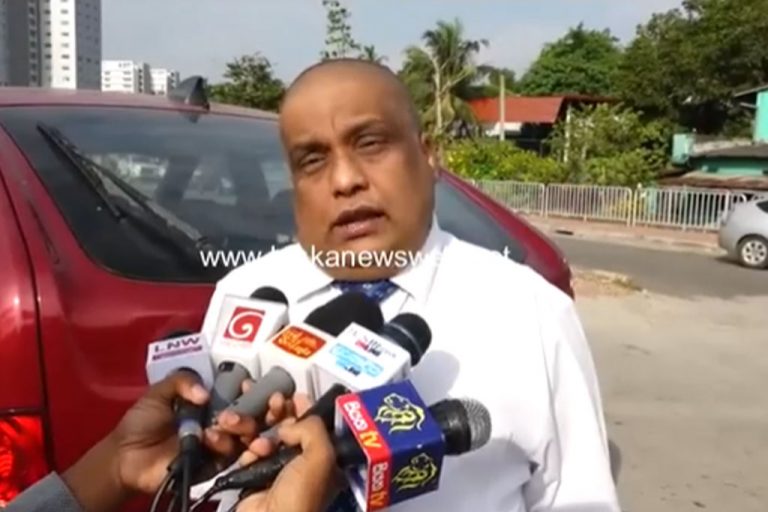 ටයි එකක් දාගත්ත පලියට වෘත්තිකයෝ වෙන්නේ නැහැ – වෛද්‍ය බෙල්ලනට විනය පරීක්ෂණ ඉල්ලූ කුමුදේශ්ට ලැබුණු පිළිතුර (VIDEO)