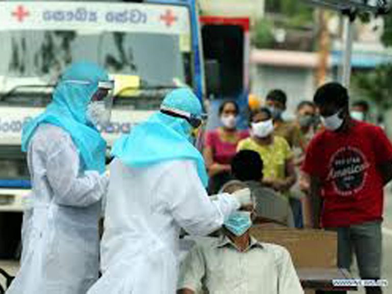 ඔමික්‍රෝන් ආසාදිතයින් 95%ක් ඉක්මවා වාර්තා වන විට මරණ තුනෙන් දෙකක් පූර්ණ එන්නත්කරණය නොවූ අය අතරින්!