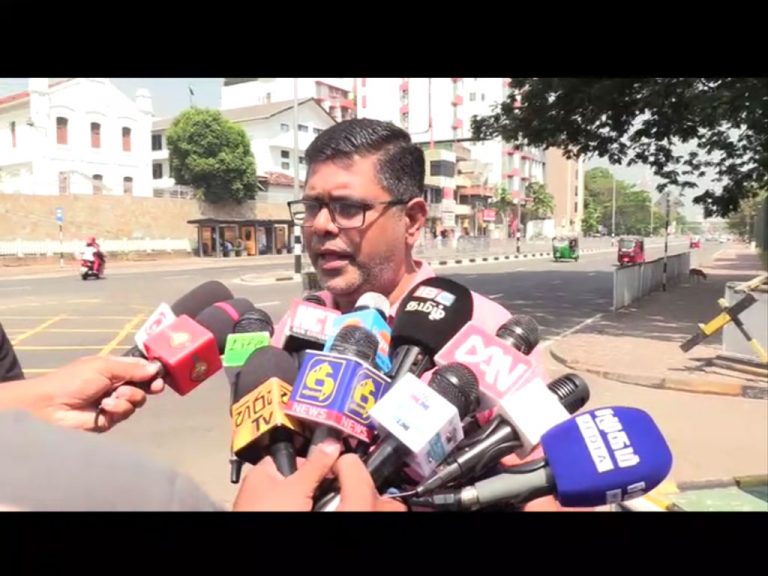 සමාව නොලැබුණු රන්ජන්ව බලන්න මන්ත්‍රී මුජිබර් වැලිකඩට!(VIDEO)