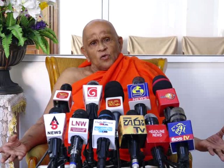 අවස්ථාවාදීන්ගේ පස්සෙන් යන්න එපා.මා ගැන විශ්වාසය  තබන්න – මුරුත්තෙට්ටුවේ හිමි හෙද හෙදියන්ගෙන් ඉල්ලයි (VIDEO)