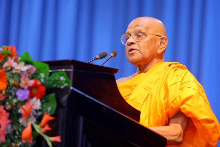 ජනපතිගේ වැටුපත් 90,000 යි. හෙදියන්ට ඊට වඩා ලැබෙනවා – මුරුත්තෙට්ටුවේ ආනන්ද හිමි