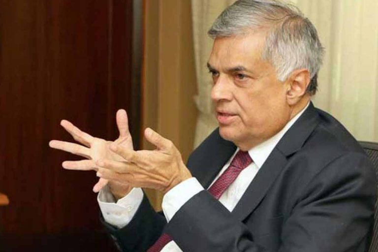 වෙන්නෙ මොනවද කියලා අපි දන්නෙත් නෑ – රනිල් විදෙස් මාධ්‍යවලට කියයි