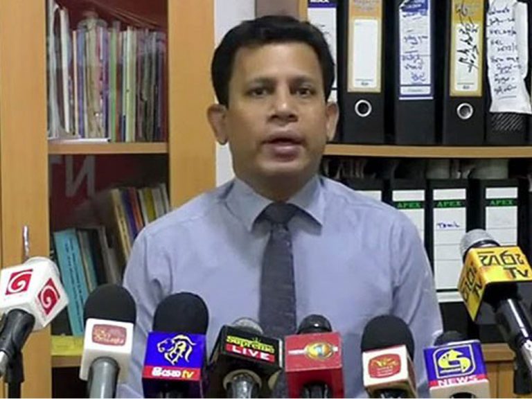 මහජන පොළක බඩු මිල වෙනස් කරනවා වගේ තමයි දැන් කොවිඩ් මාර්ගෝපදේශ වෙනස් වෙන්නෙත් – රවී කුමුදේශ්
